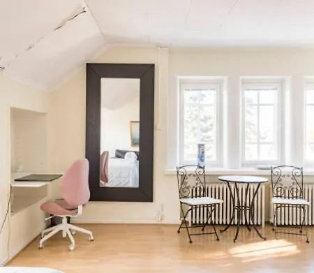 Campeggio Suurempi Ryhmae Kuuluisassa Villassa Helsinki